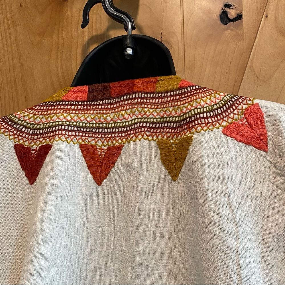 Exquisite handmade and 100% hand-stitched cotton Milpa blouse - Picture 9 of 11
